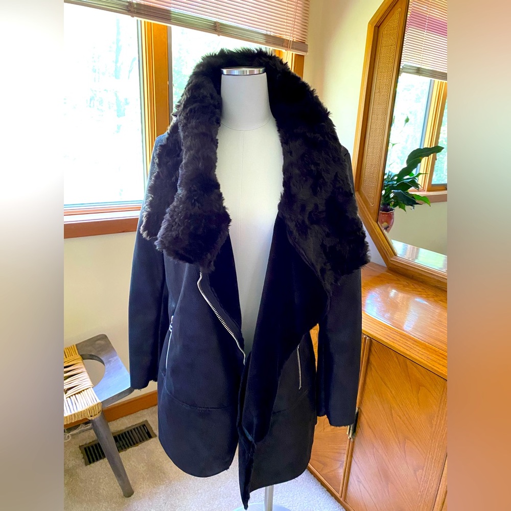 C&C California vegan Sherling zip goat with fur lining and pockets size Large